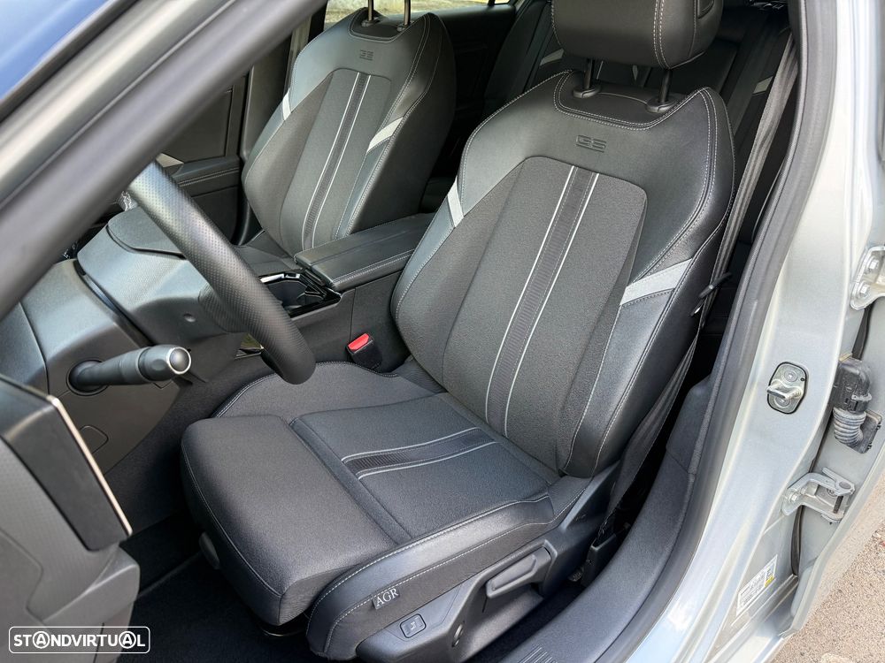 Opel Astra 1.2 T GS - 14