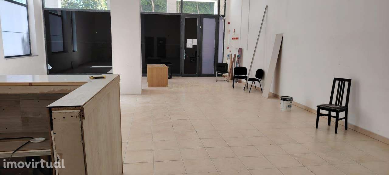 Loja na  Vila  Chã (Amadora) - Grande imagem: 3/8