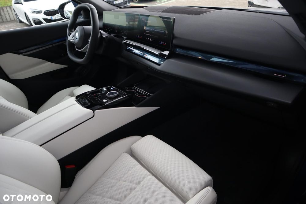 BMW i5 - 14