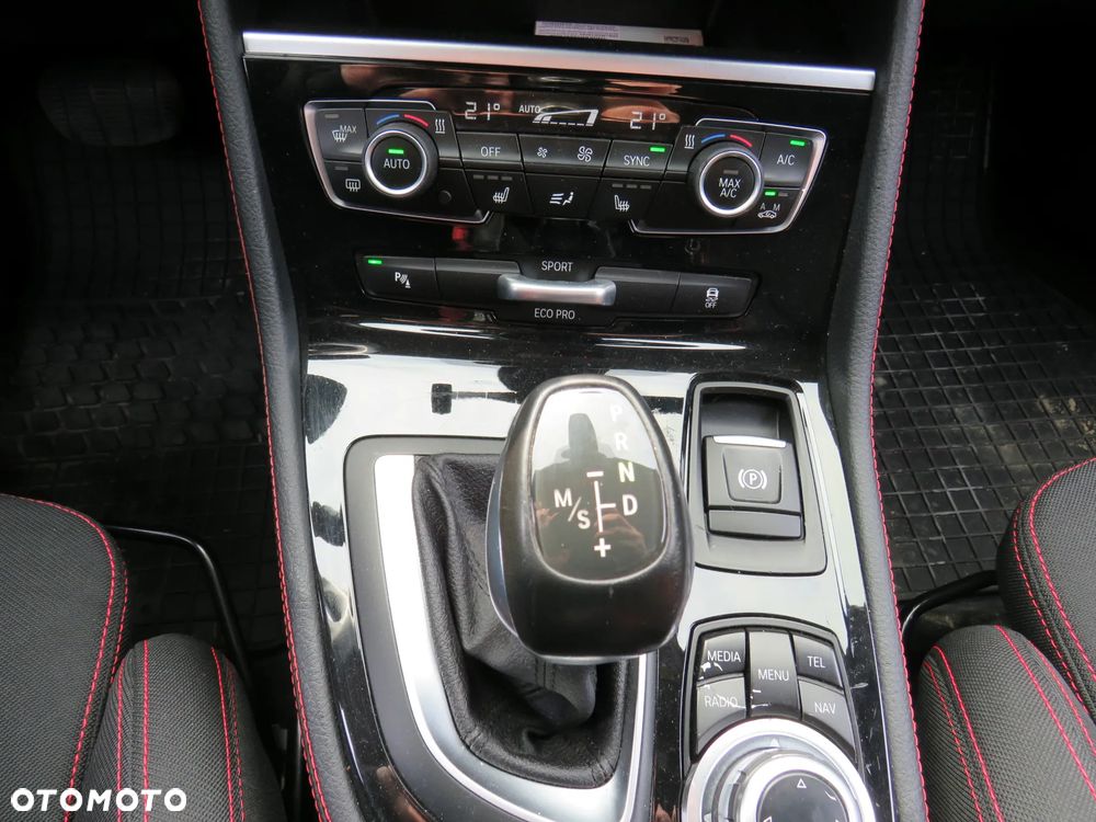 BMW Seria 2 218d Sport-Aut Luxury Line - 27