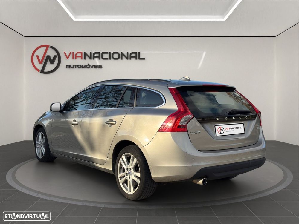 Volvo V60 1.6 D2 Momentum Eco - 5