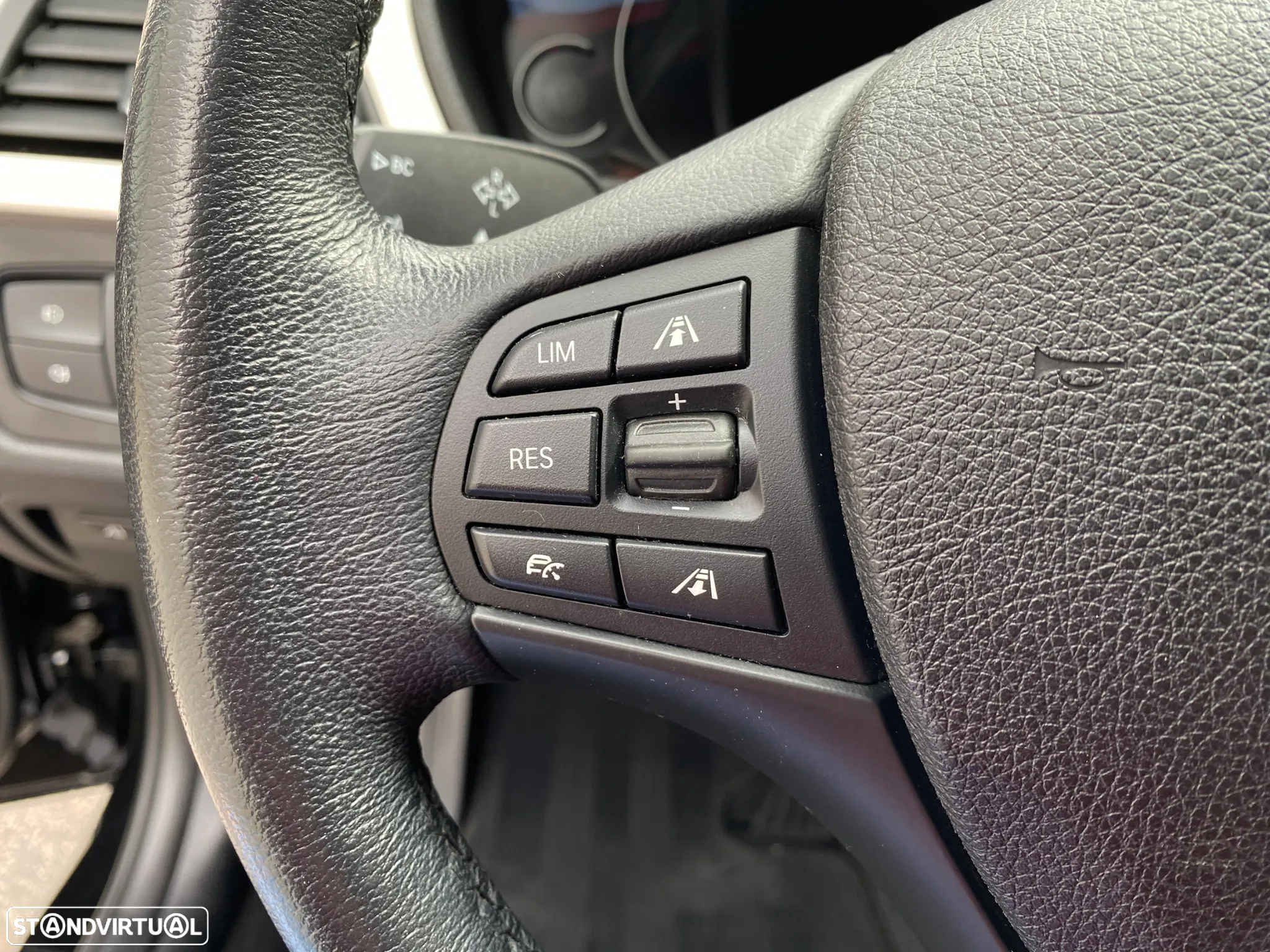 BMW 320 d Touring xDrive Auto - 19