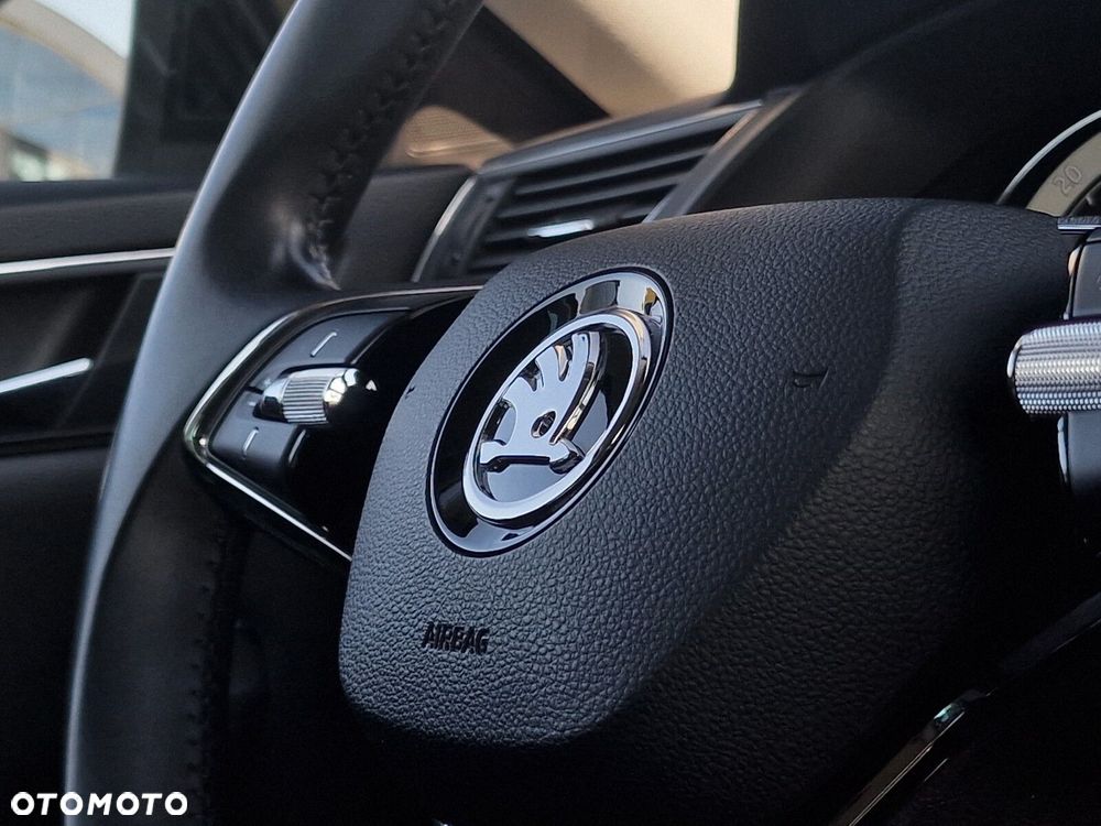 Skoda Superb 2.0 TDI SCR 4x4 L&K DSG - 37