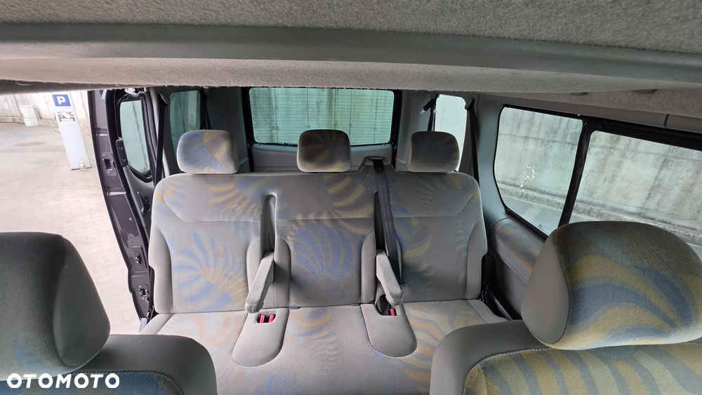 Renault Trafic Passenger - 12