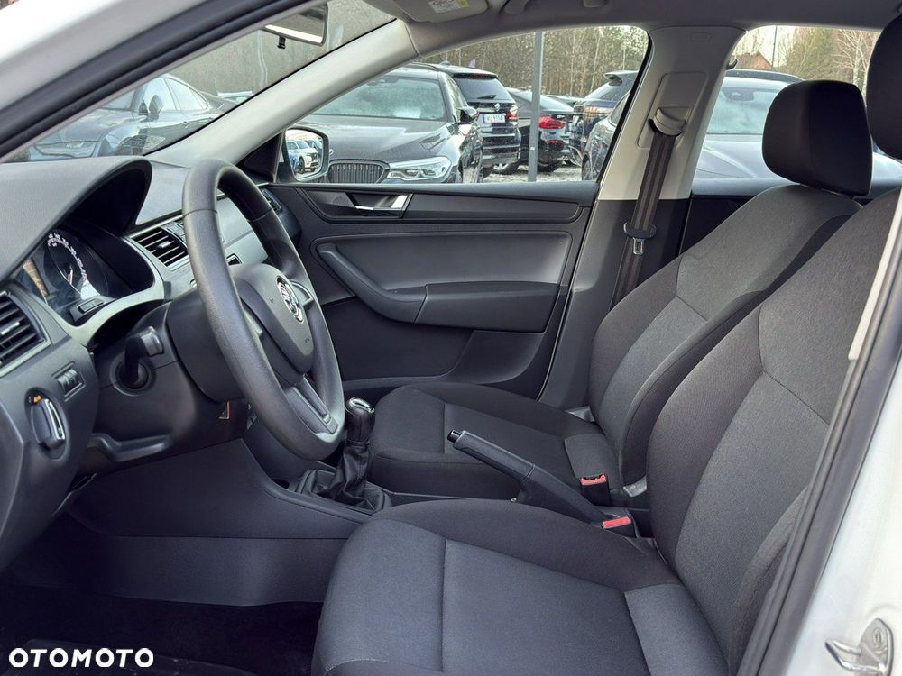 Skoda RAPID - 11