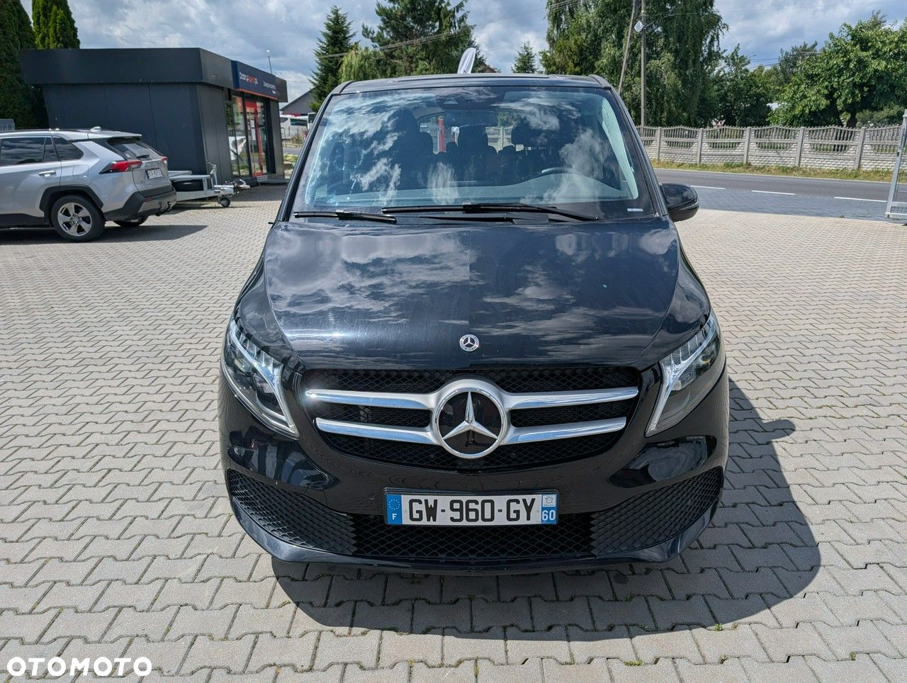 Mercedes-Benz Klasa V - 9