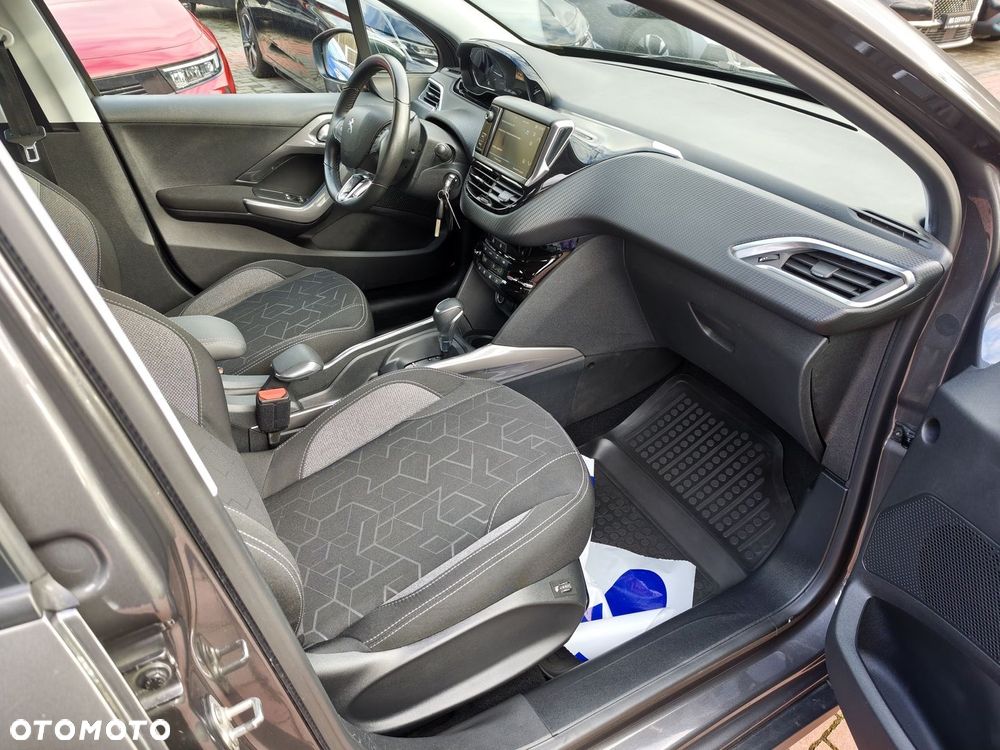 Peugeot 2008 - 9