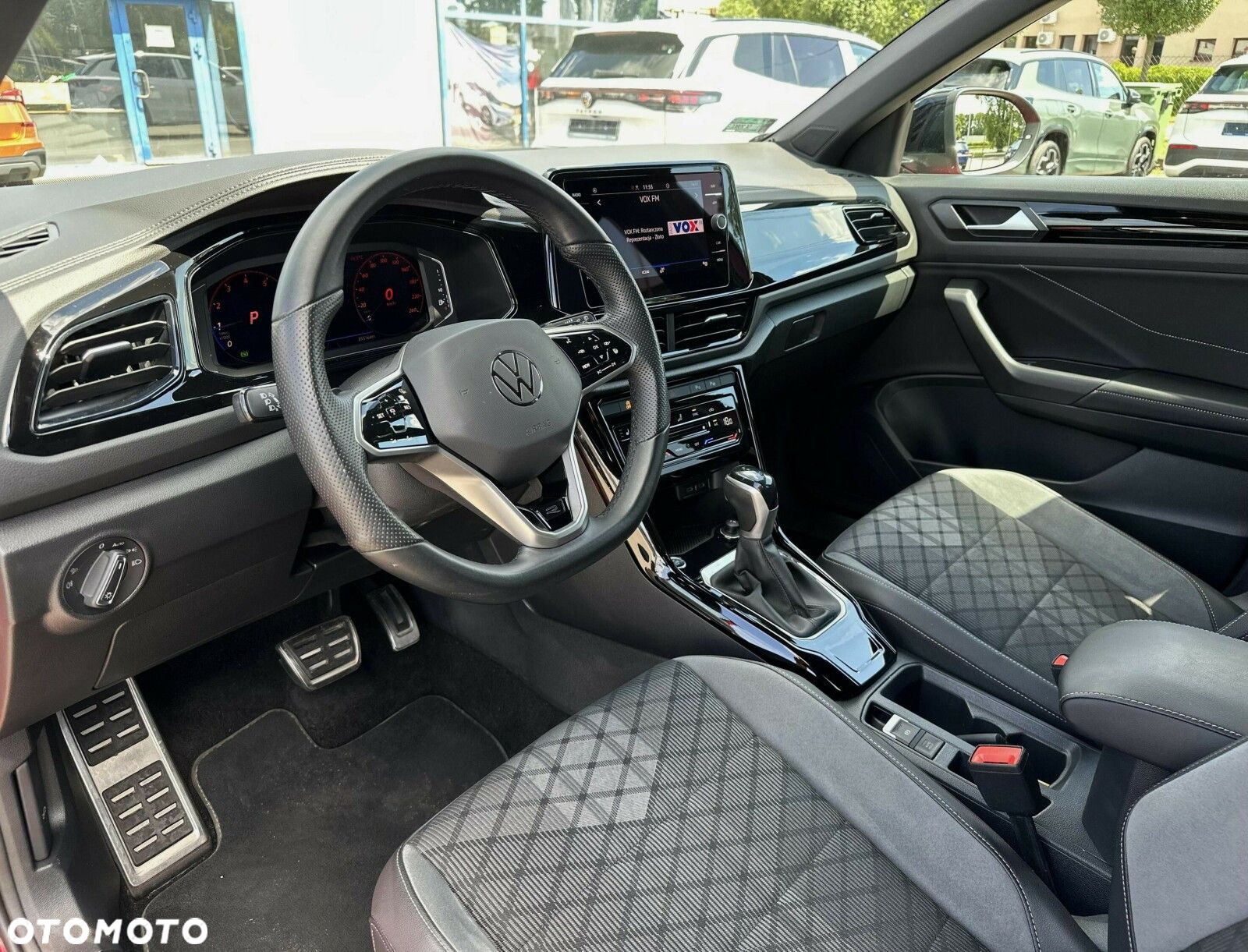 Volkswagen T-Roc - 13