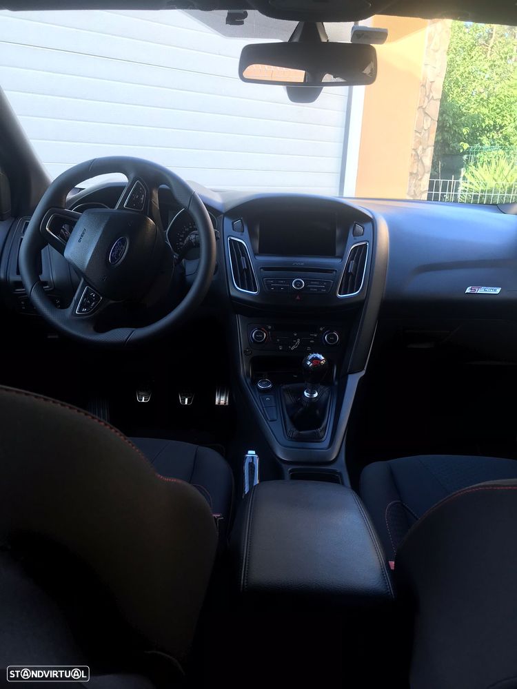 Ford Focus SW 1.5 TDCi ST-Line - 11