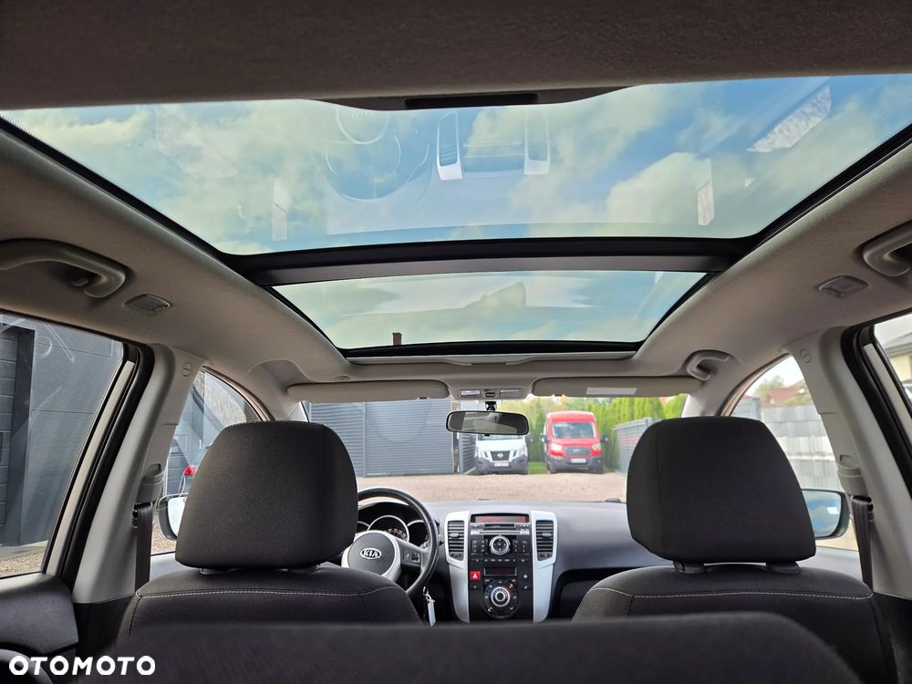 Kia Venga 1.6 CRDi 128 Edition 7 - 9