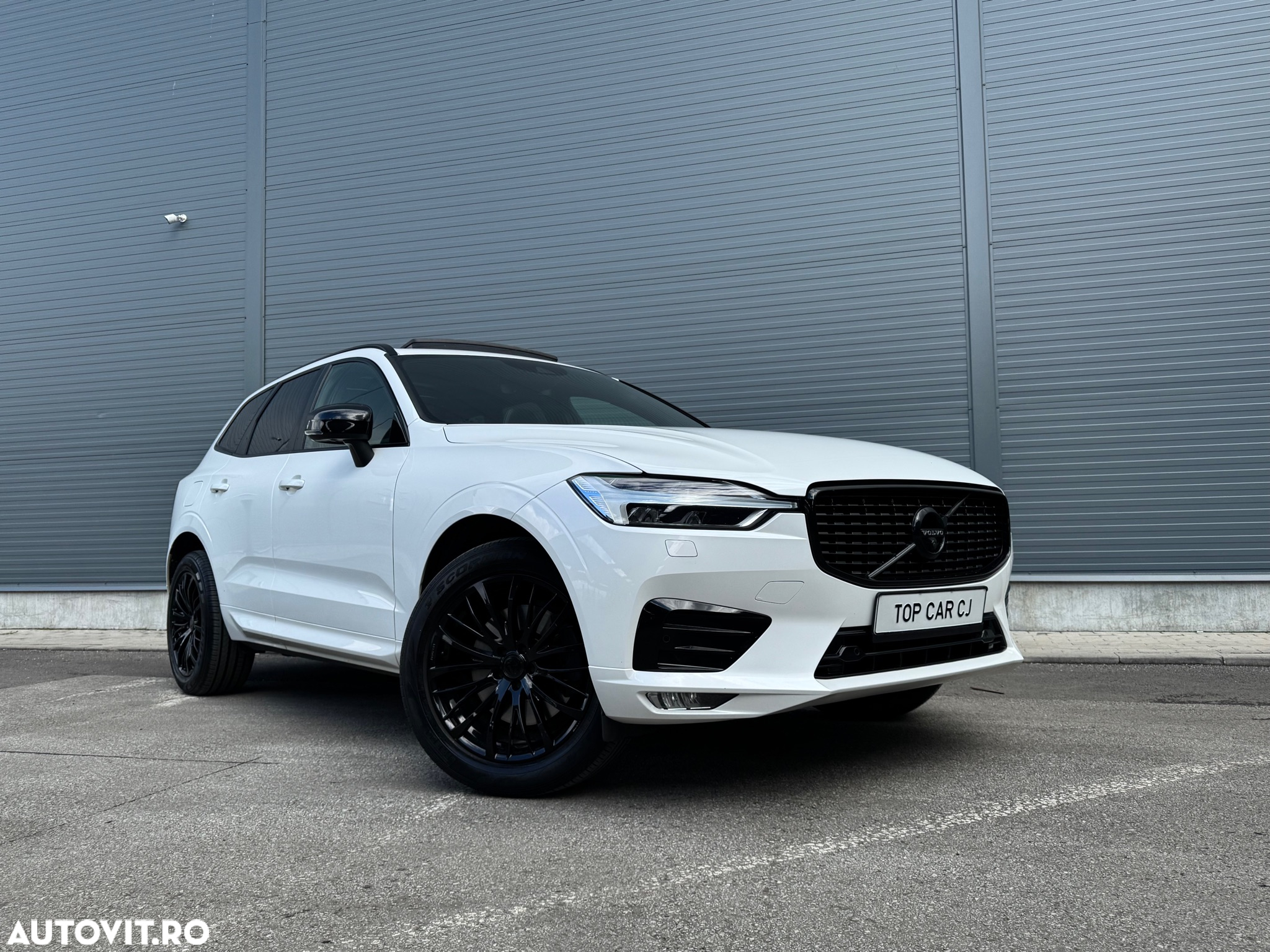 Volvo XC 60 B5 MHEV AWD R-Design - 4