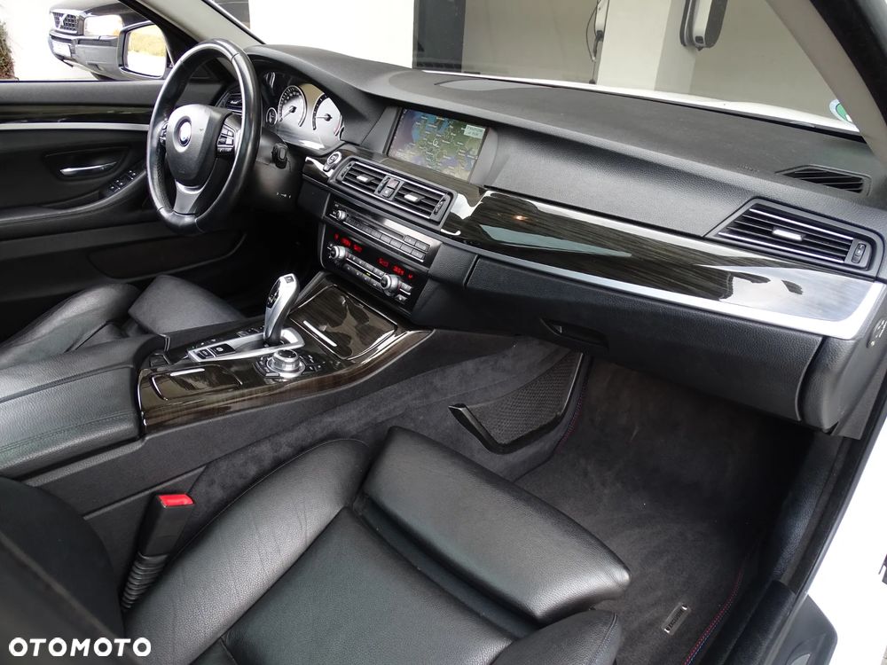 BMW Seria 5 530d xDrive Sport-Aut Luxury Line - 9