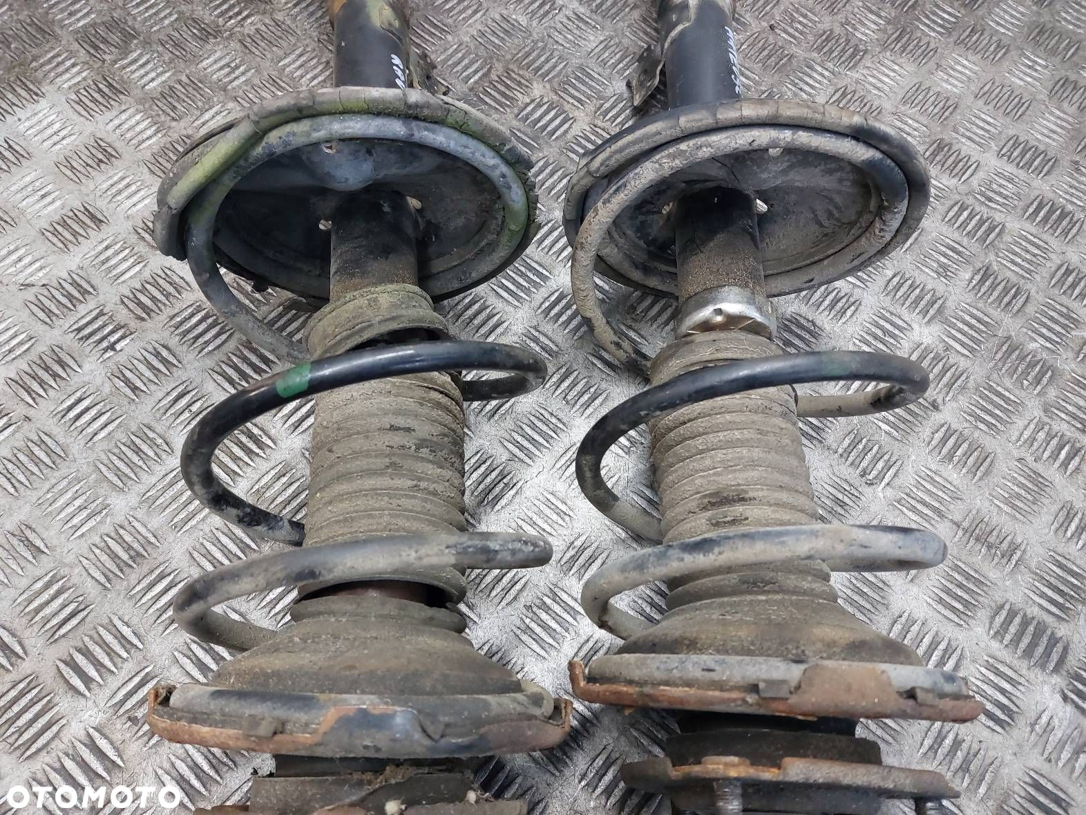 AMORTYZATOR + SPRĘŻYNA LEWY + PRAWY PRZÓD TOYOTA RAV4 II LIFT 2.0 16V - 3