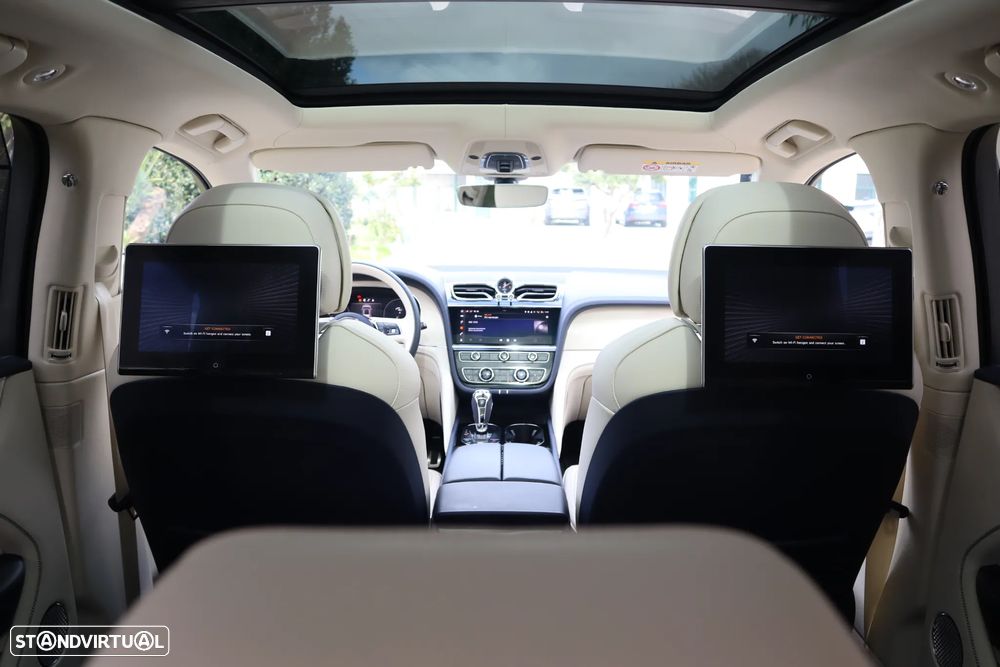 Bentley Bentayga V8 Azure - 43