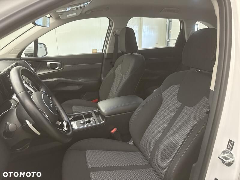 Kia Sorento 1.6 T-GDI HEV M - 11