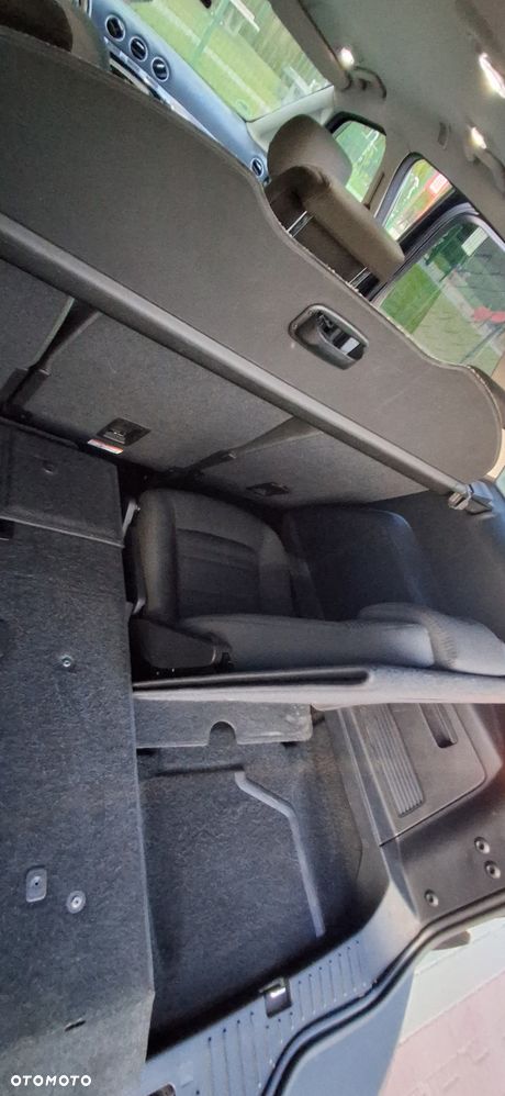 Ford S-Max - 11