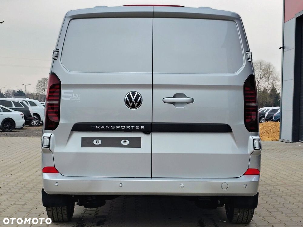 Volkswagen Transporter Transporter Furgon silnik: 2,0 l TDI 150 KM / skrzynia biegów: 8-biegowa automatyczna rozstaw osi: 3500 mm - 5