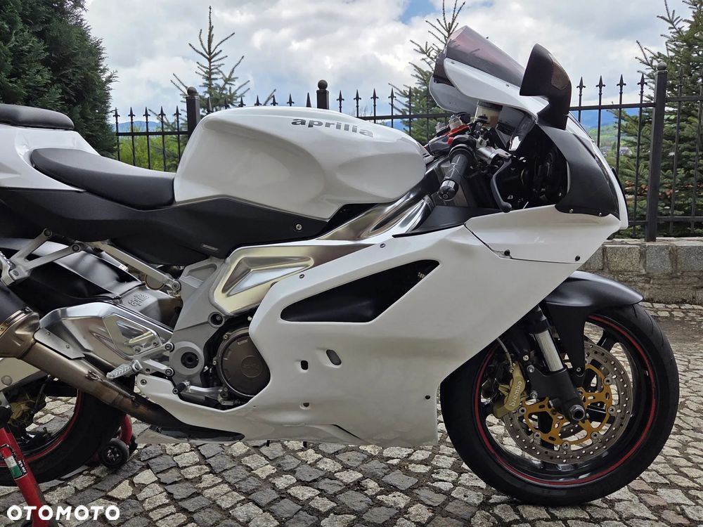 Aprilia RSV - 10