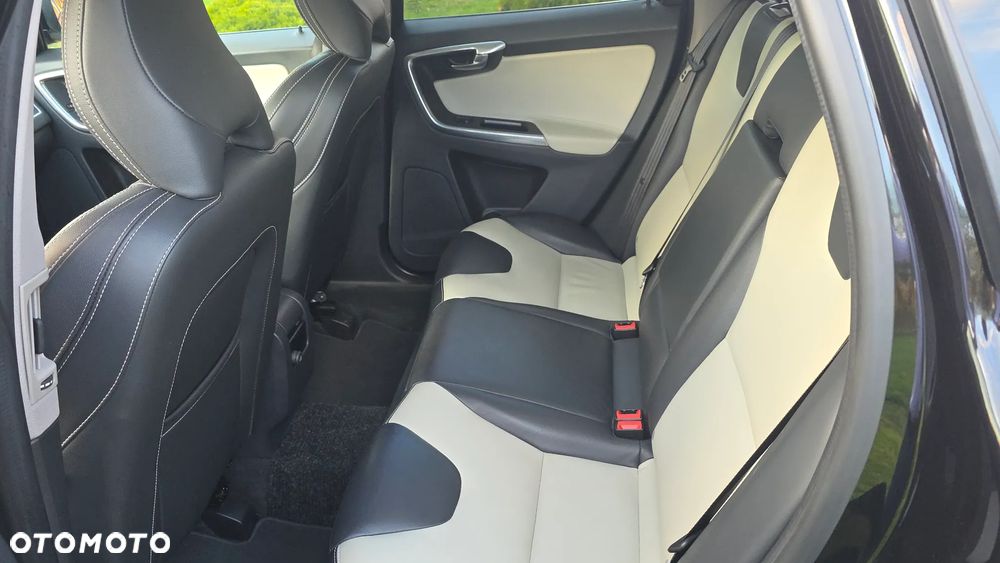 Volvo XC 60 D4 AWD Summum - 12