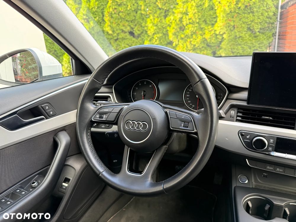 Audi A4 Limousine - 15
