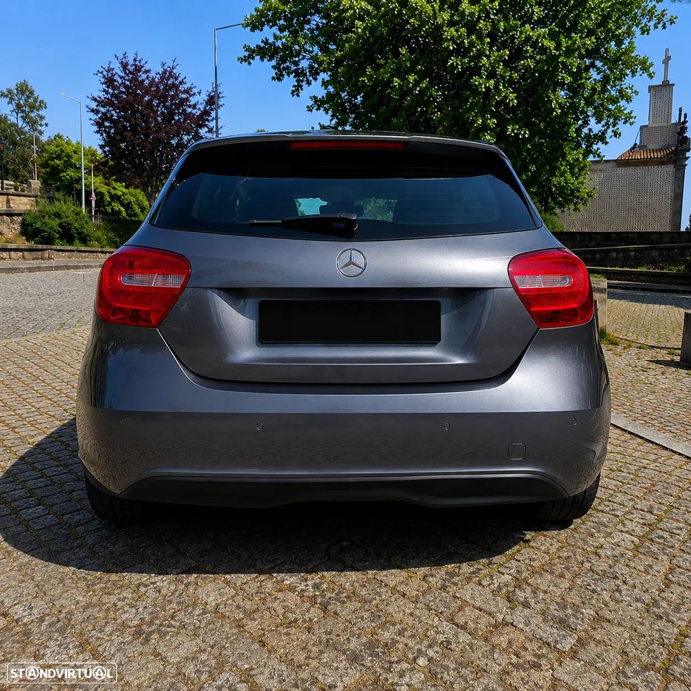 Mercedes-Benz A 200 (BlueEFFICIENCY) - 4