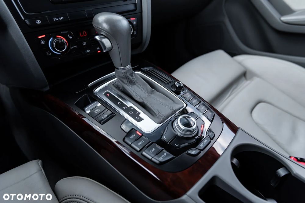 Audi A4 Limousine 3.0 TDI DPF quattro S tronic Ambiente - 38