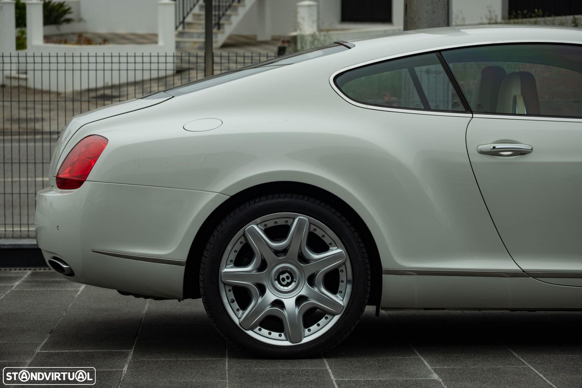 Bentley Continental GT - 10