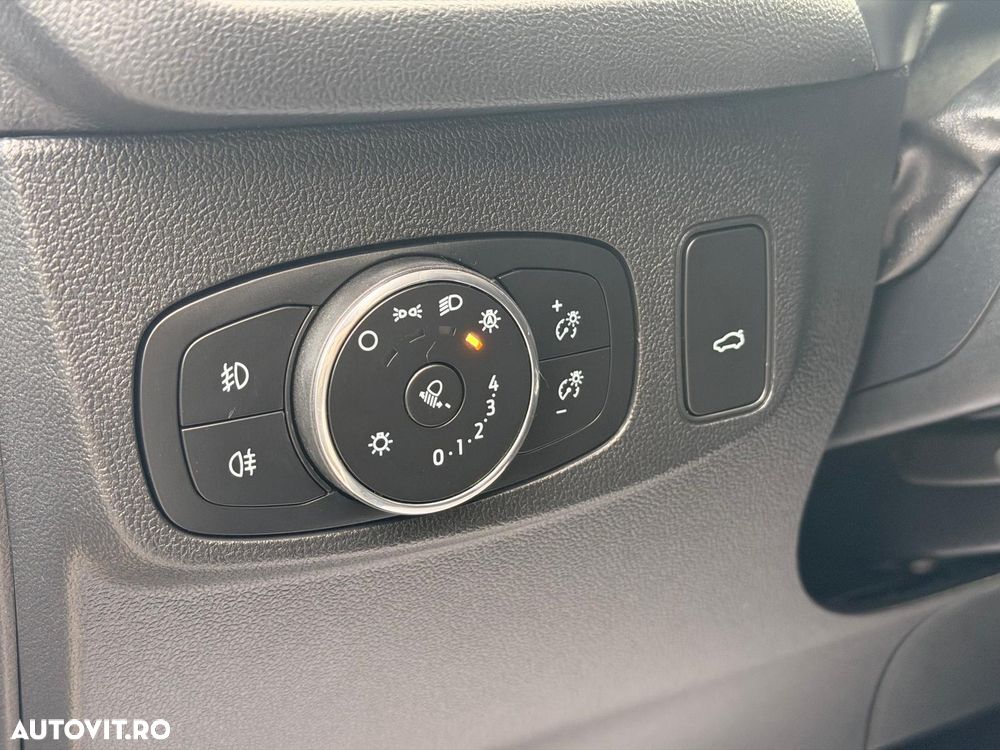 Ford Focus 1.0 EcoBoost Titanium - 32