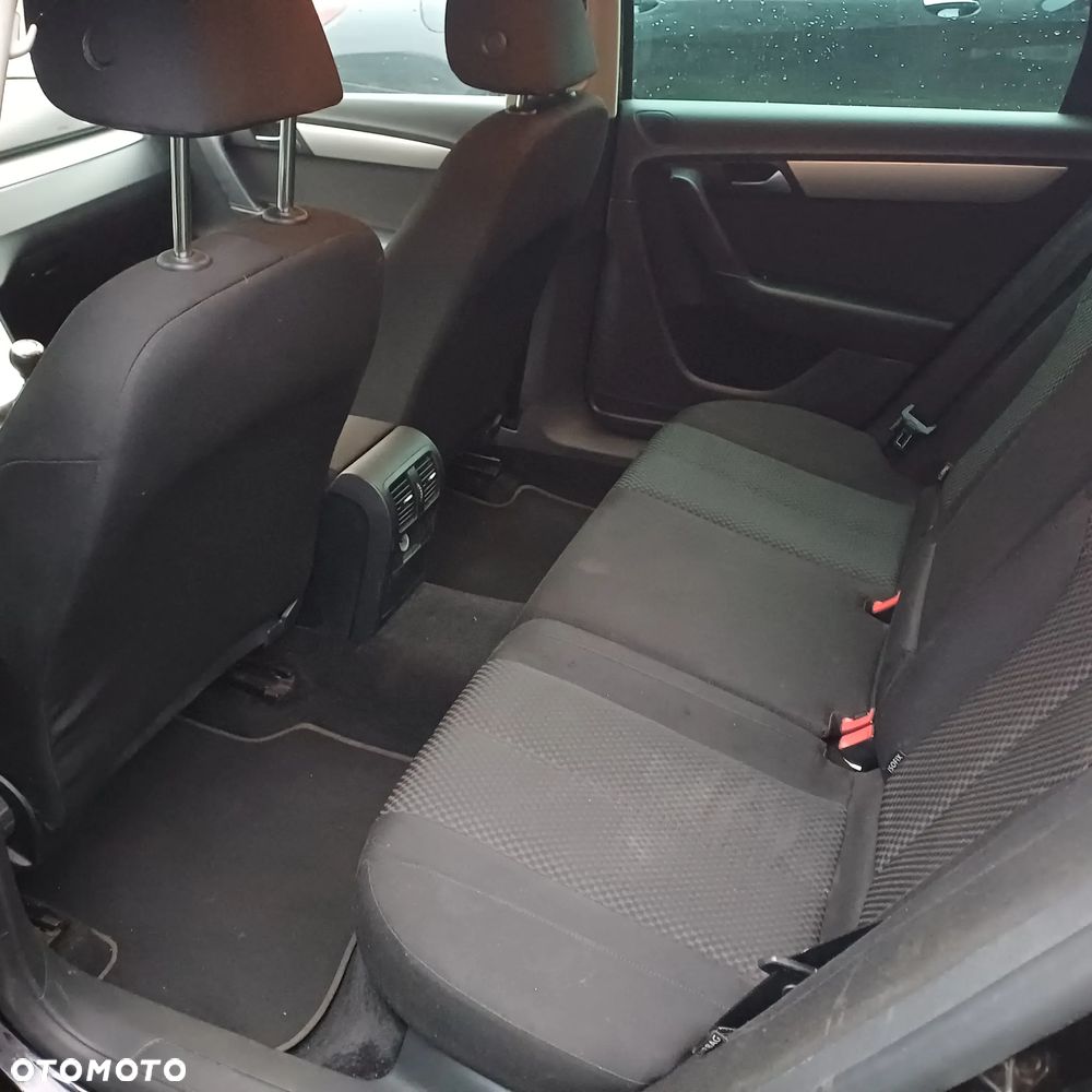 Volkswagen Passat 1.6 TDI BlueMotion - 19