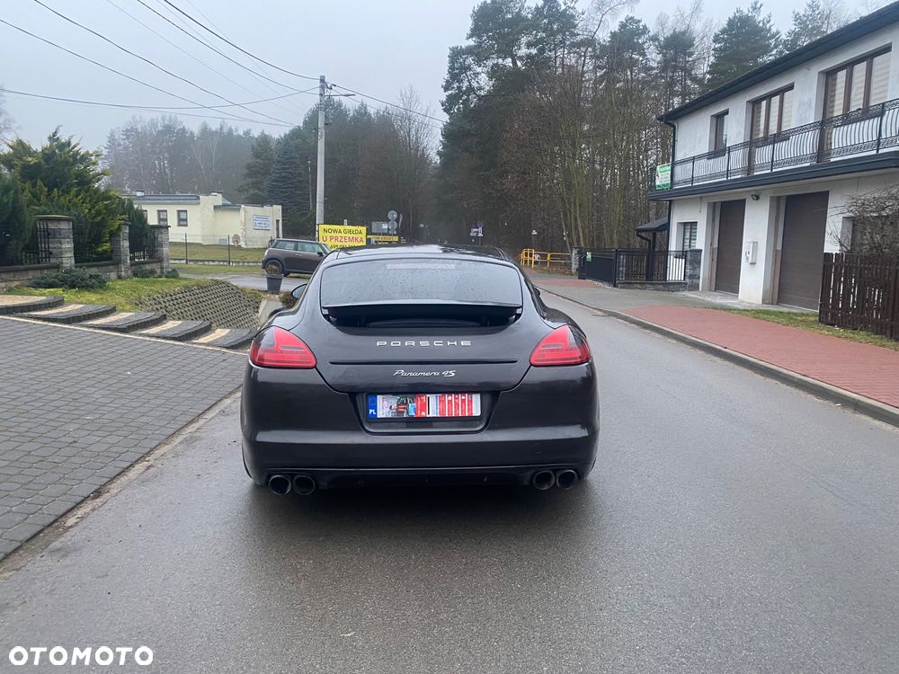 Porsche Panamera 4S - 7
