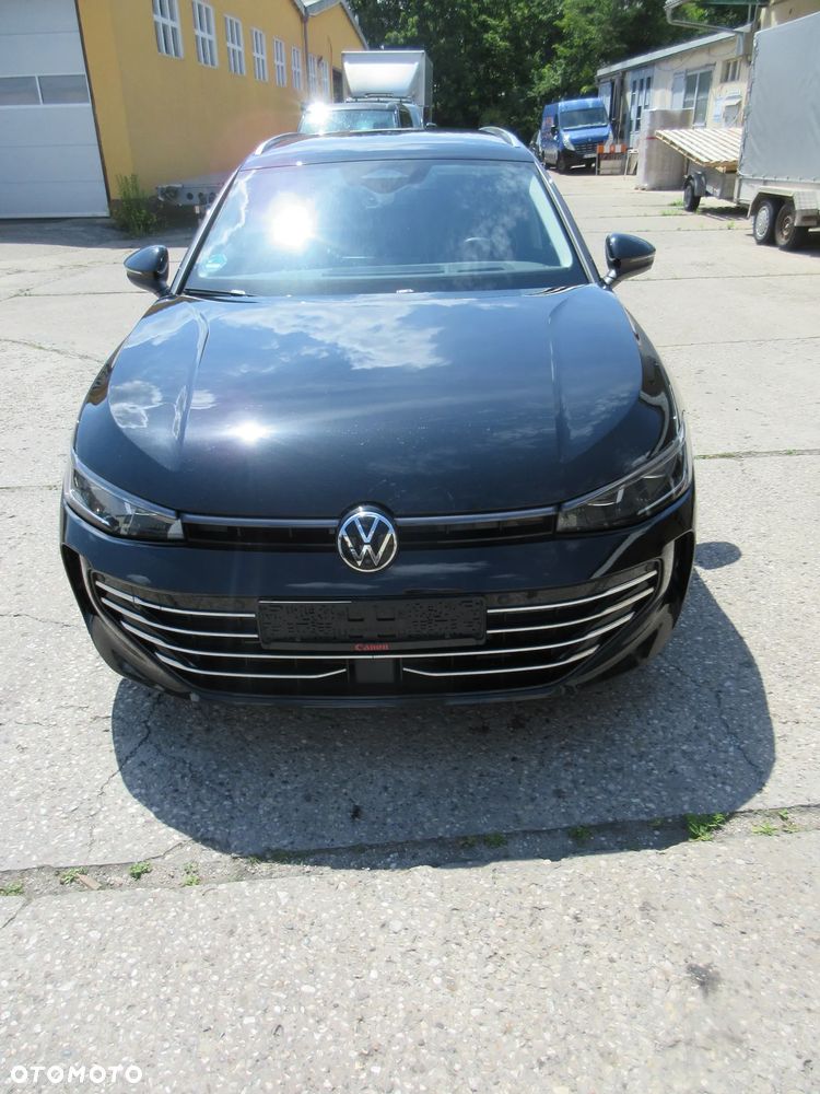 Volkswagen Passat Variant 2.0 TDI SCR 4Mot Elegance DSG - 2