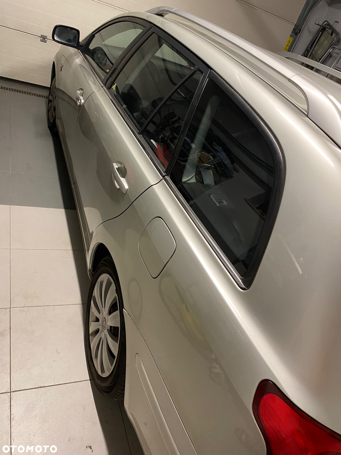 Toyota Avensis 2.0 D-4D Combi - 25