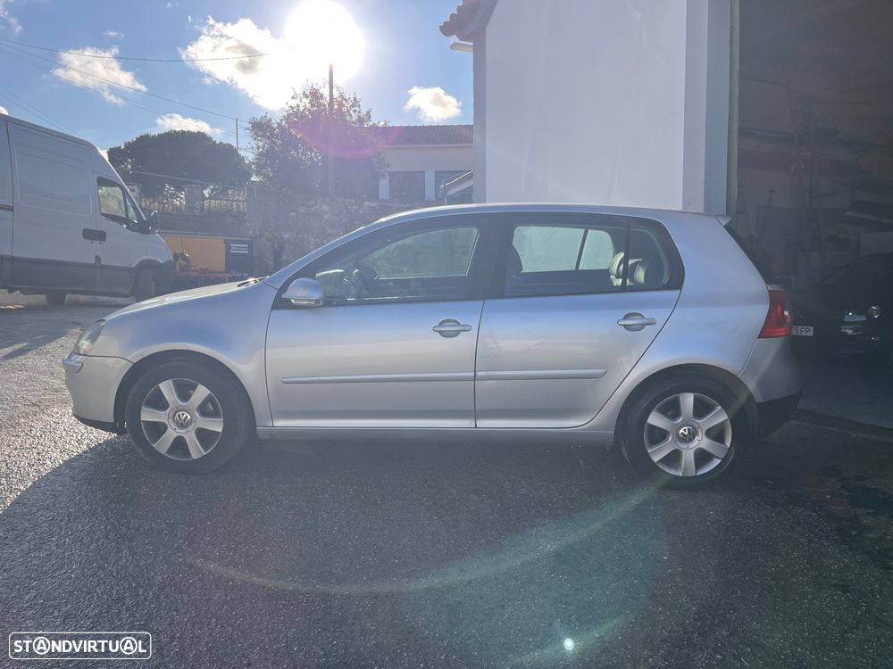 VW Golf 2.0 TDi Confortline - 4