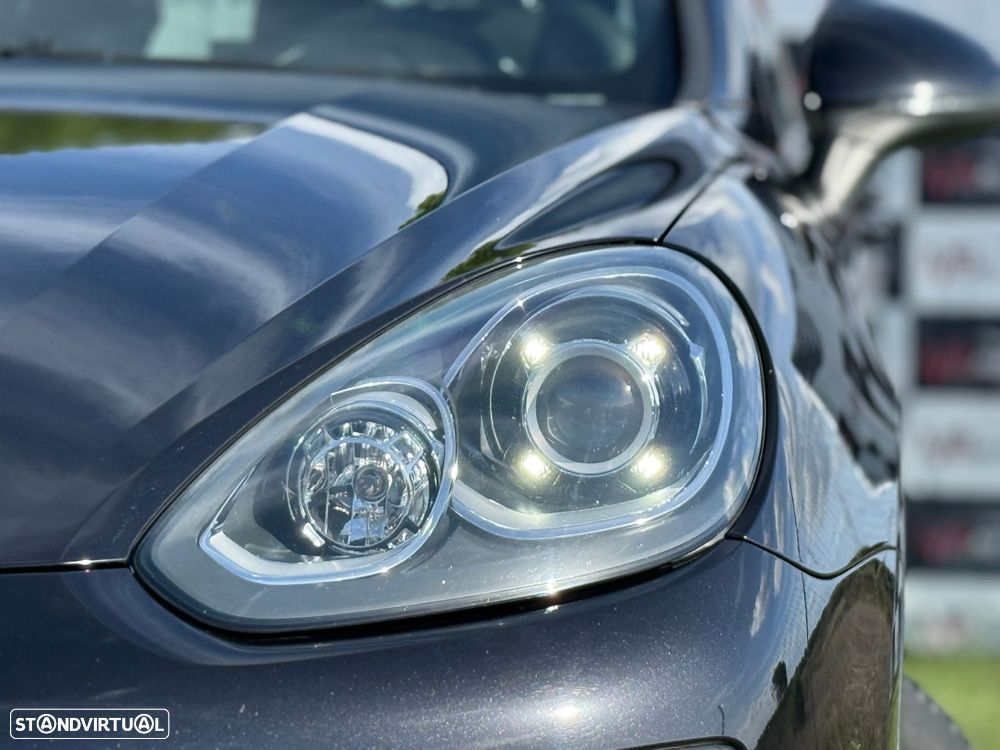 Porsche Cayenne Platinum Edition - 17