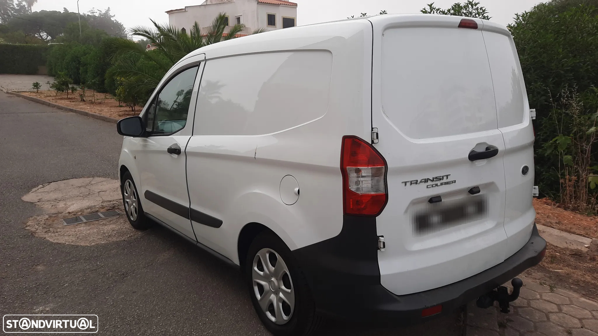 Ford Transit Courier - 2