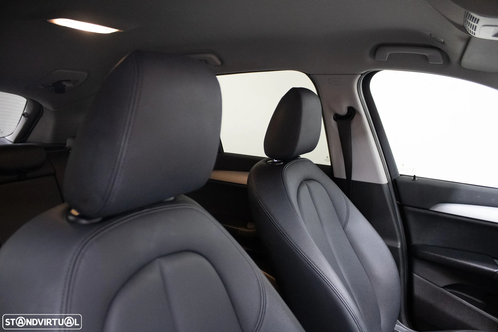 BMW X1 16 d sDrive Advantage - 12