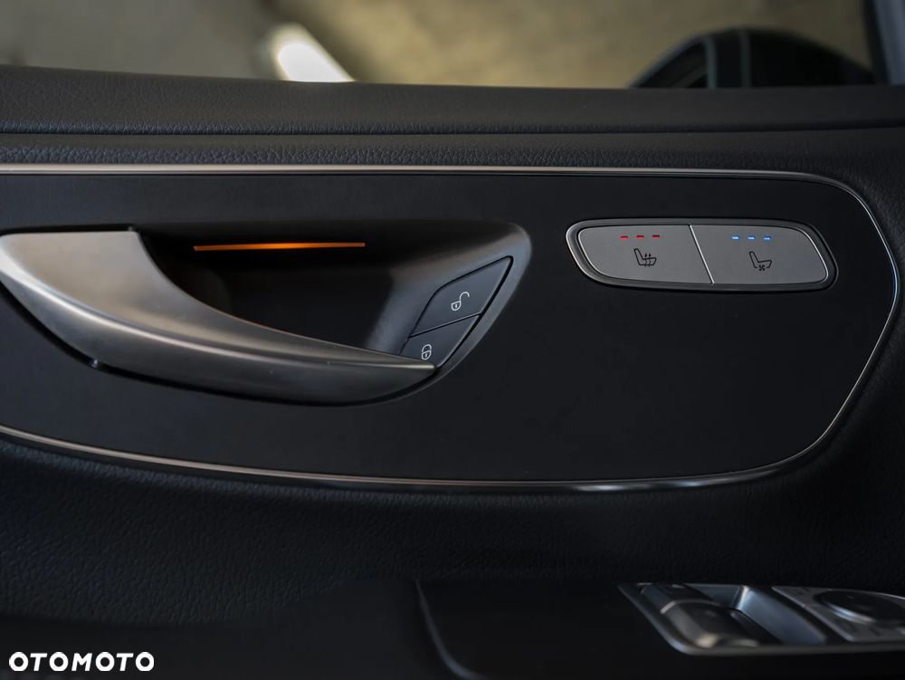 Mercedes-Benz Klasa V 300 d 4-Matic Exclusive 9G-Tronic (d³ugi) - 22