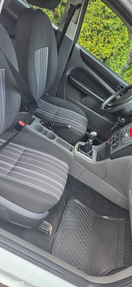 Ford Focus 1.6 TDCi Ambiente - 5