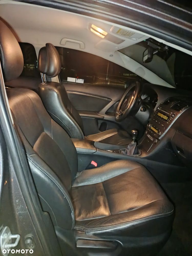 Toyota Avensis 2.0 D-4D Premium - 17