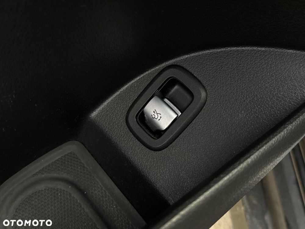 Mercedes-Benz GLC - 24