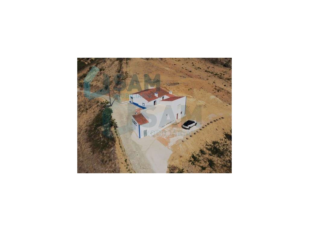 Propriedade ampla com casa para renovar 44.000 m2 Torres Vedras - Grande imagem: 2/27