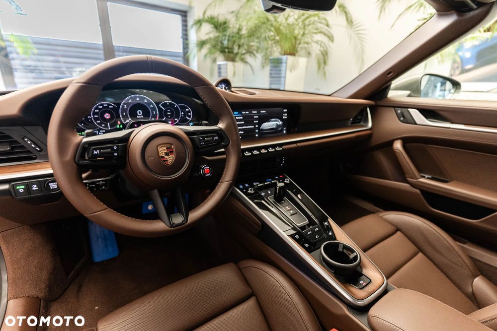 Porsche 911 Carrera 4S - 10