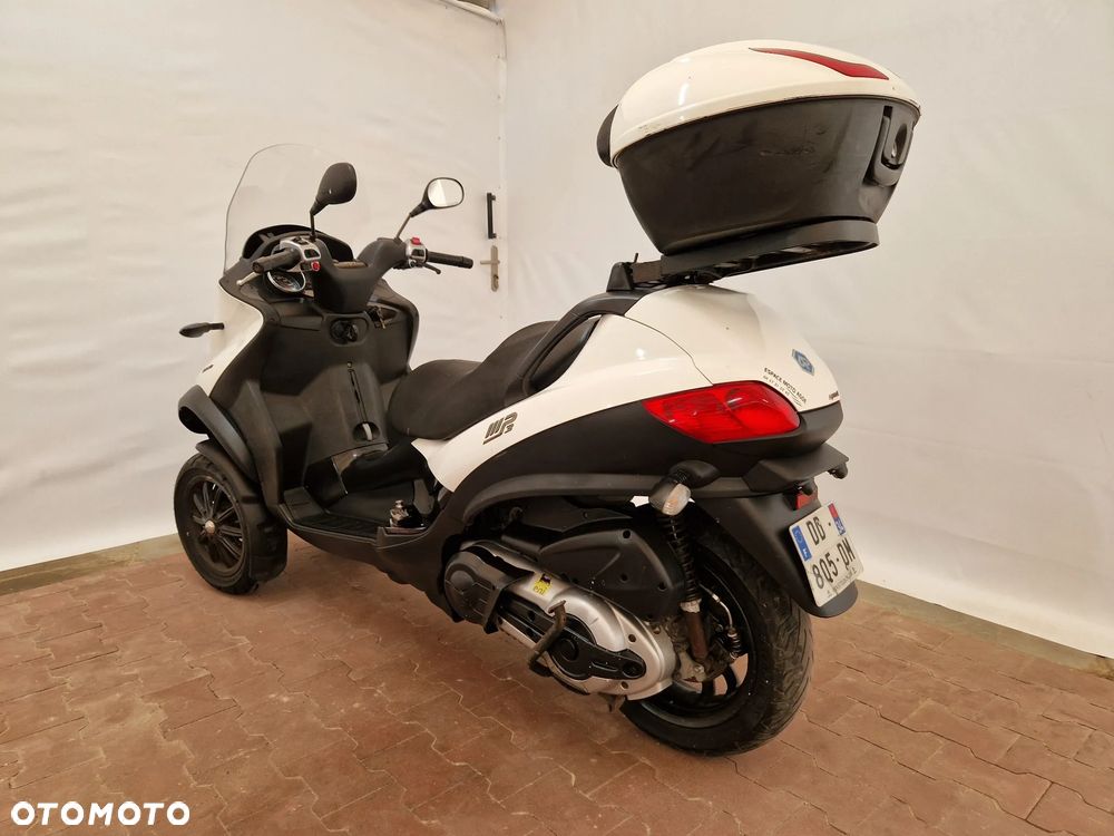 Piaggio MP-3 - 5