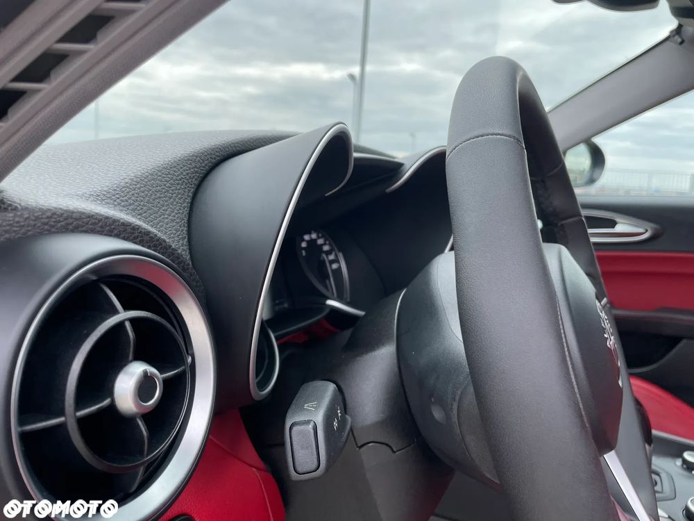 Alfa Romeo Giulia 2.0 Turbo Veloce Q4 - 33