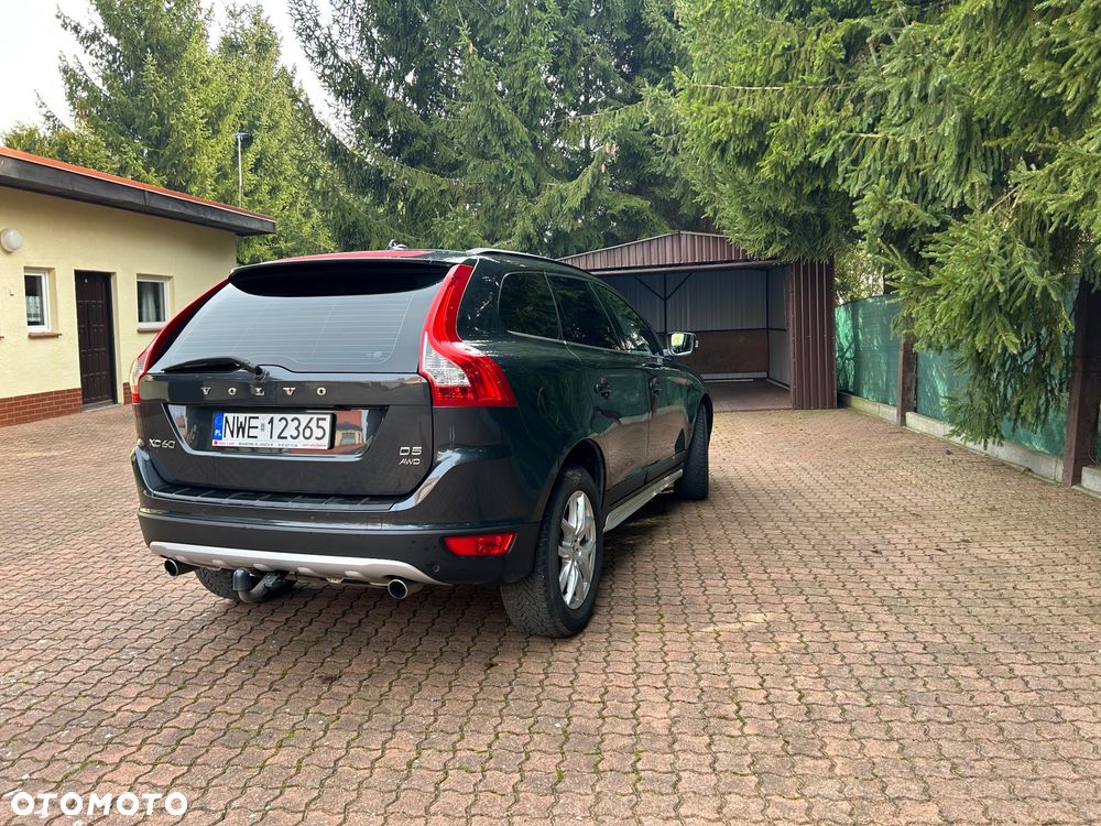 Volvo XC 60 D5 AWD Geartronic Summum - 4