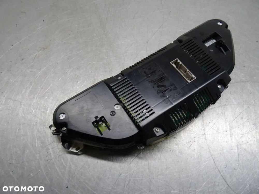 AUDI A6 C6 04-07 2.4 KOMBI ZEGARY LICZNIK - 2