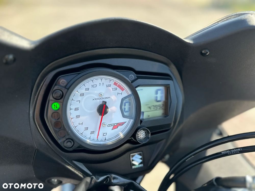Suzuki GSX - 19
