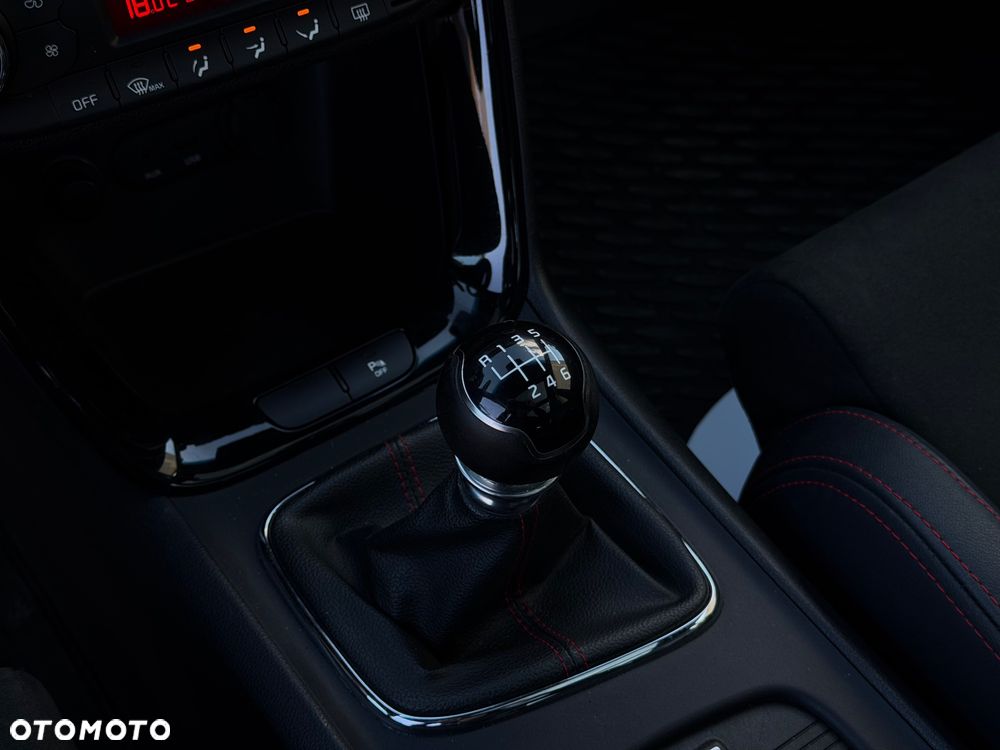 Kia Ceed 1.6 T-GDI GT XL - 24