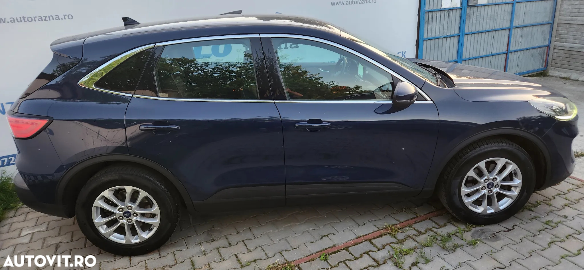 Ford Kuga 1.5 TDCi 2WD Powershift Titanium - 3