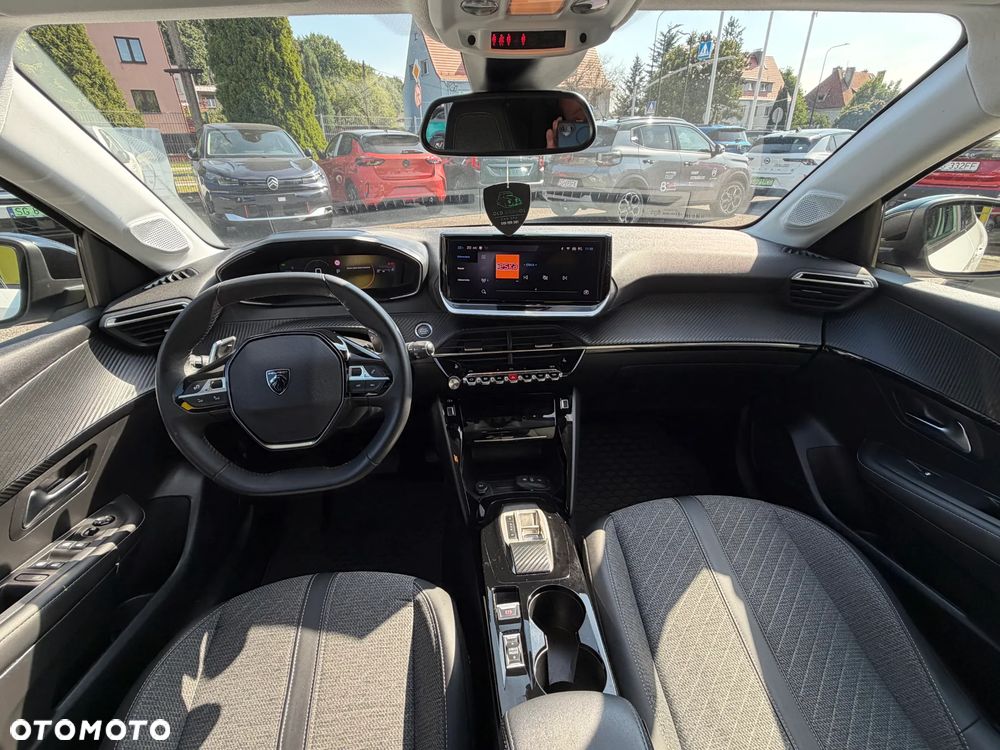 Peugeot 208 PureTech 100 EAT8 Allure - 7